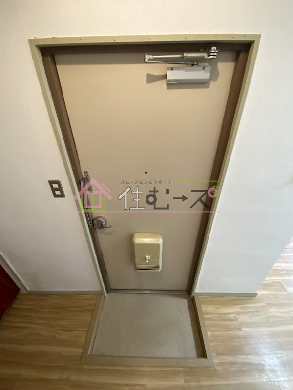 ノアーズアーク九条駅前 玄関