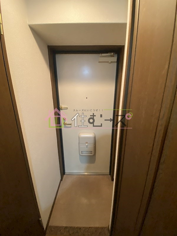 リーガル新大阪Ⅲ 玄関