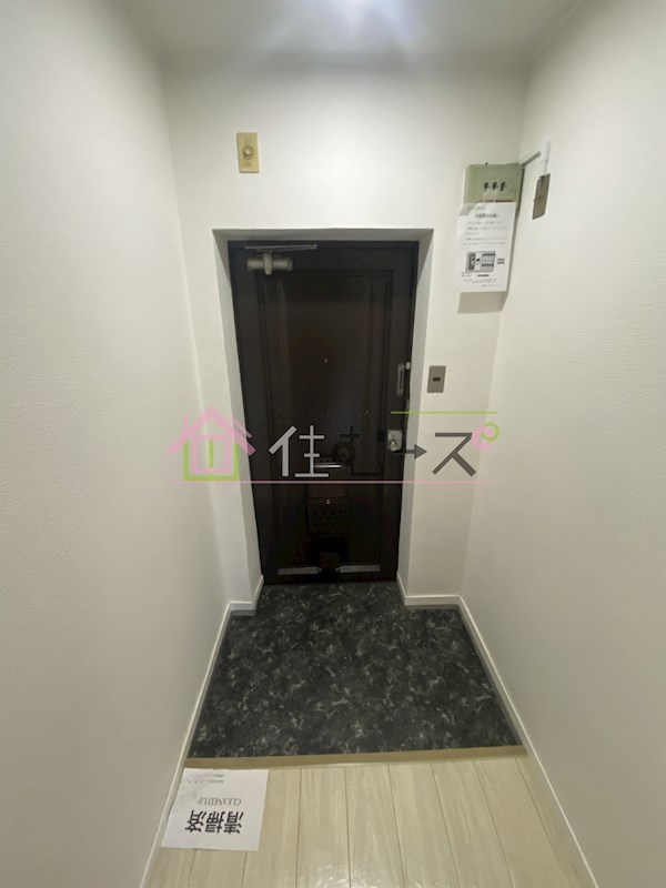 茜マンション 玄関