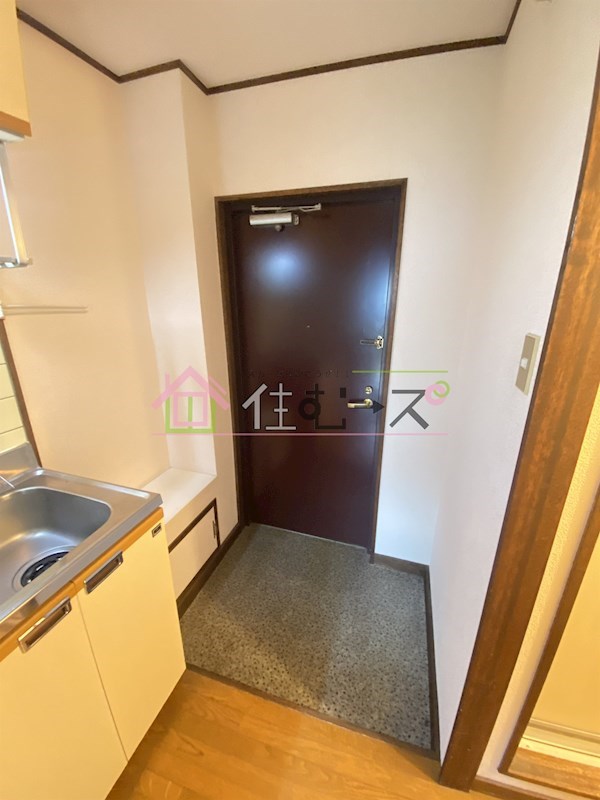 リバーヒル三軒家西  玄関