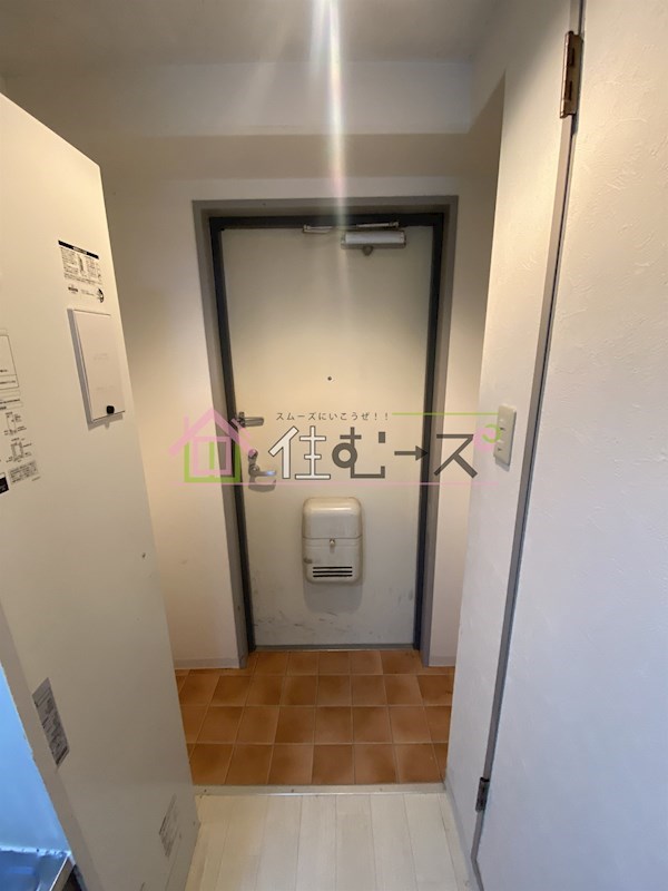 パシフィック新今宮 玄関