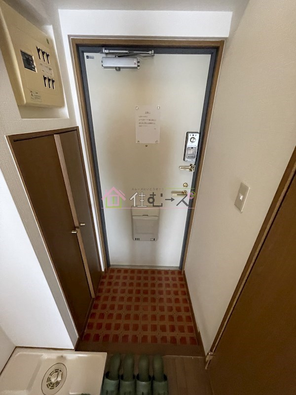 コーポカースル 玄関