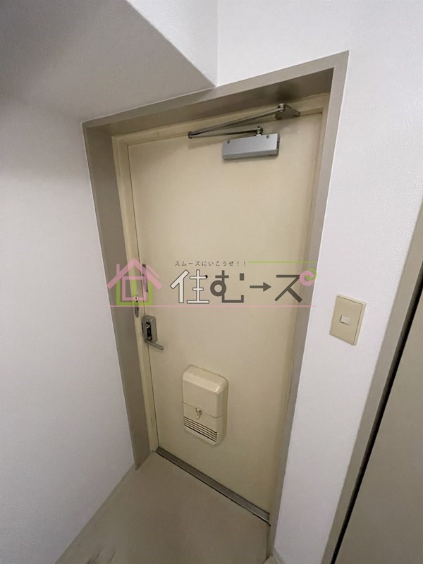 メゾンプチボワ 玄関