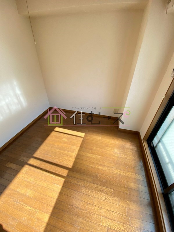 ロイヤルレスト芦原 ベッドルーム