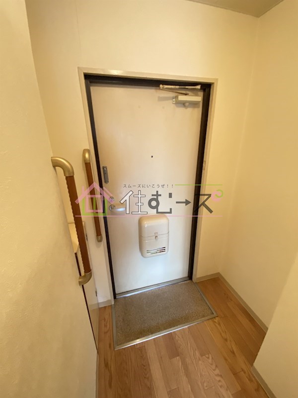 ハイツ加賀屋 玄関