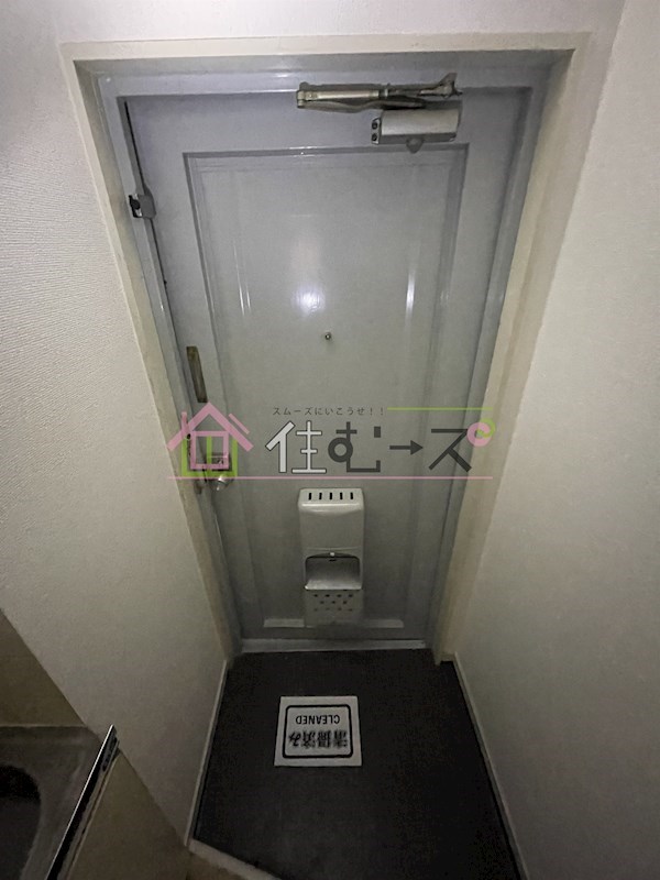 キングスアベニュー流町B棟 玄関