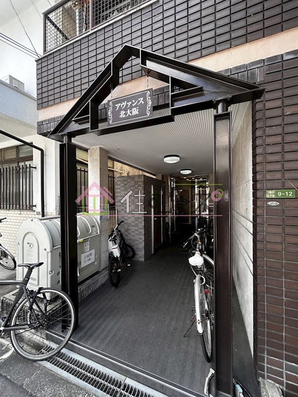 アヴァンス北大阪 エントランス