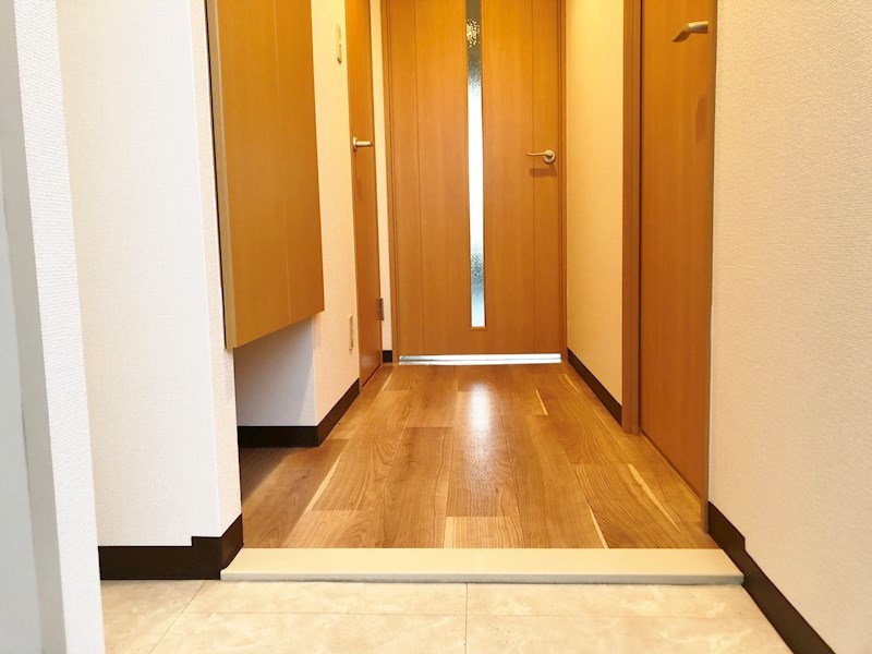 ファシルカワト 玄関