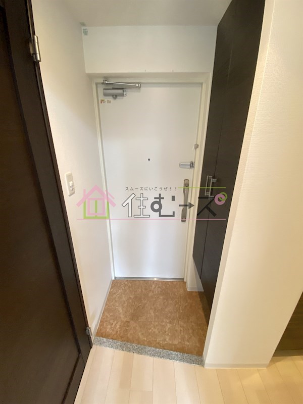 Luxe難波WEST 玄関