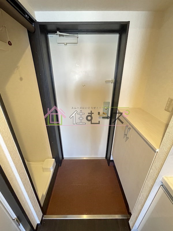 フォーリアライズ難波南ファーロ 玄関