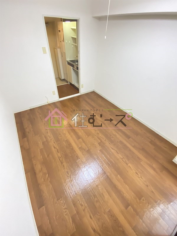 ロイヤルクレイン玉出 リビング