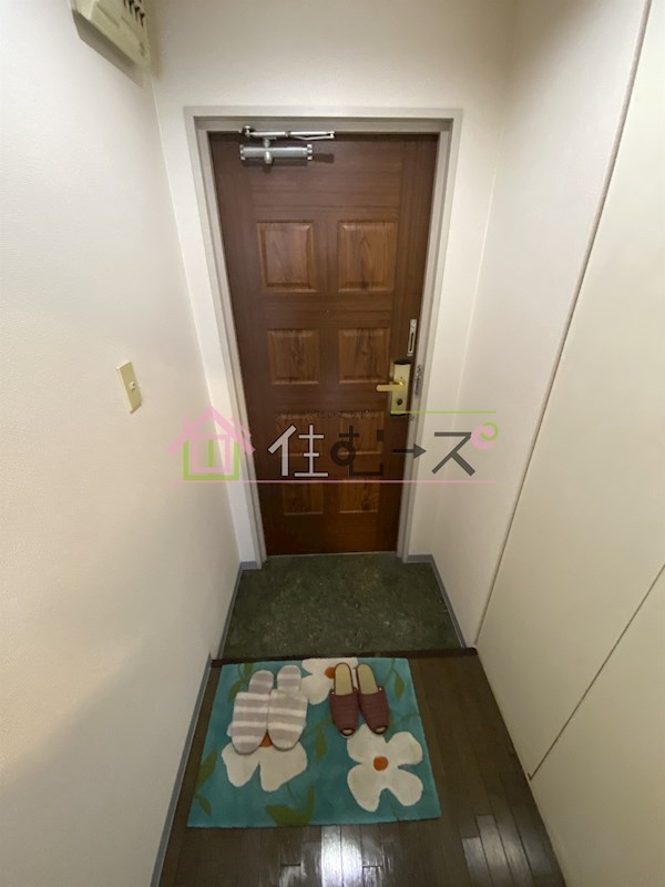 パラドール北加賀屋 玄関