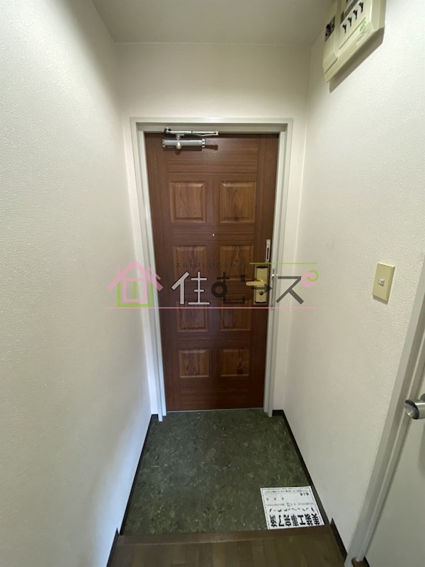 パラドール北加賀屋 玄関