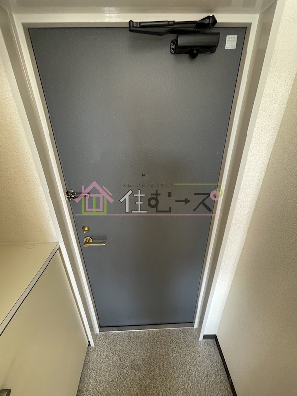 メゾネット北野 玄関