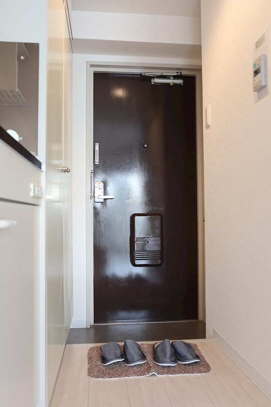 シャトー辰巳 玄関