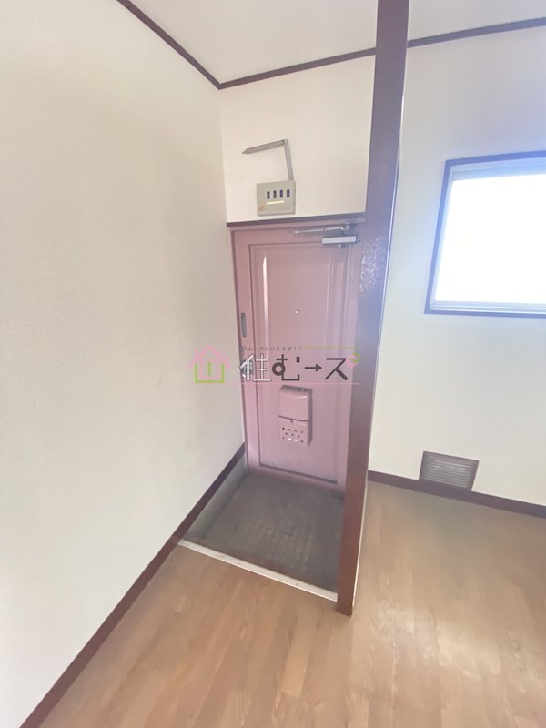 西田マンション 玄関
