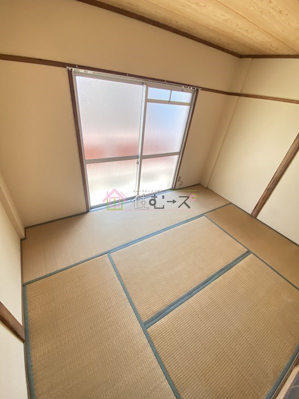 西田マンション ベッドルーム