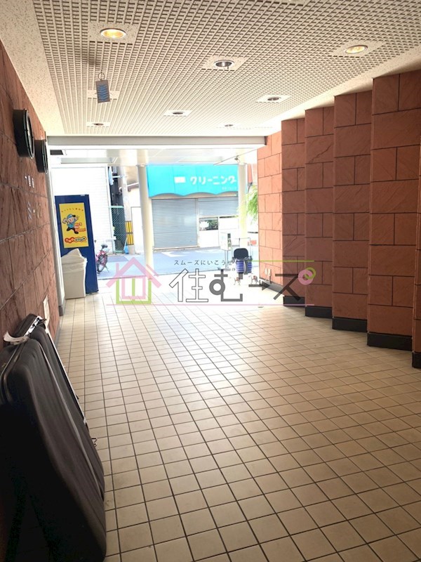 十信前ミールズ ロビー