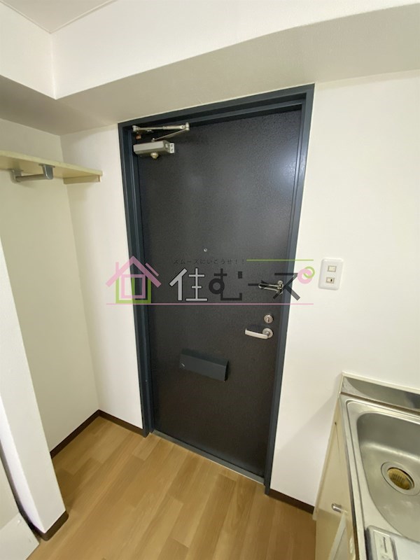 昭和グランドハイツ西三国 玄関