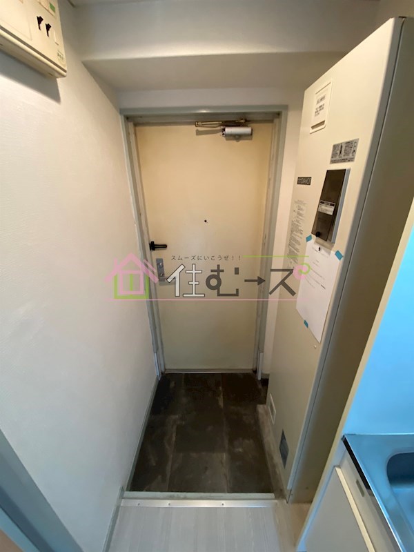 ロイヤルクレイン玉出 玄関