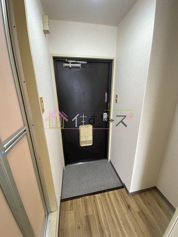 グローバル鶴橋 玄関