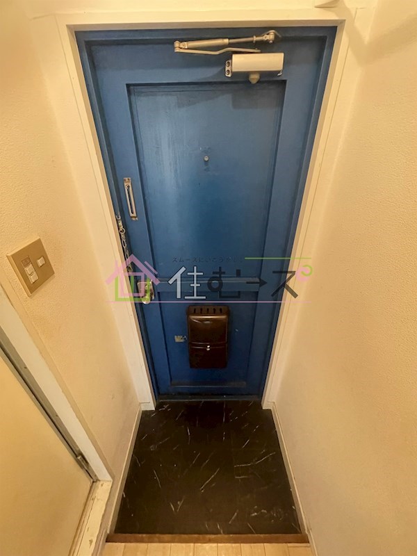 昭和町ホワイトハイツ 玄関