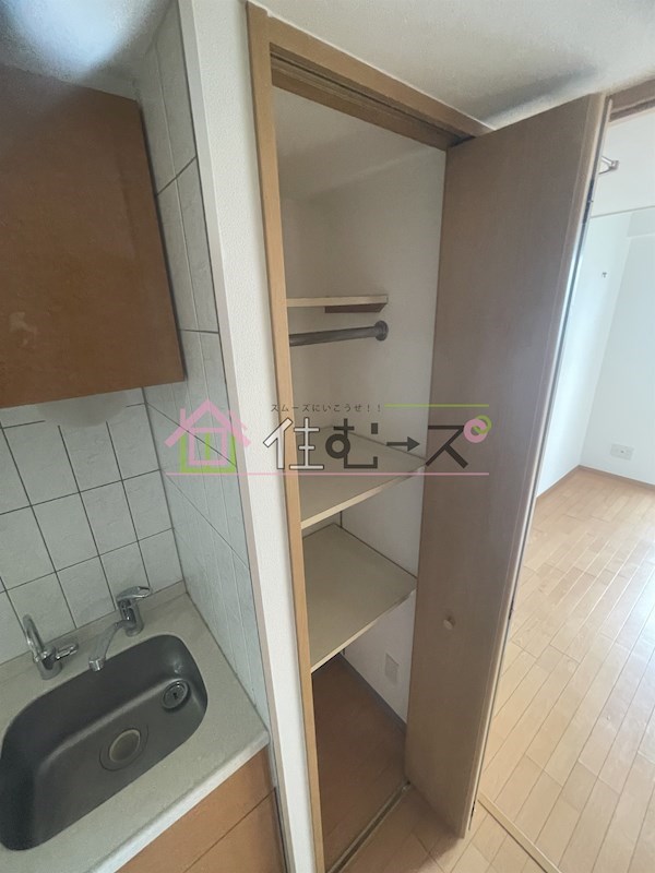 エステムコート梅田茶屋町デュアルスペース 収納