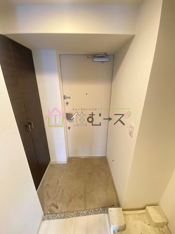 エステムコート難波IVアトリ 玄関