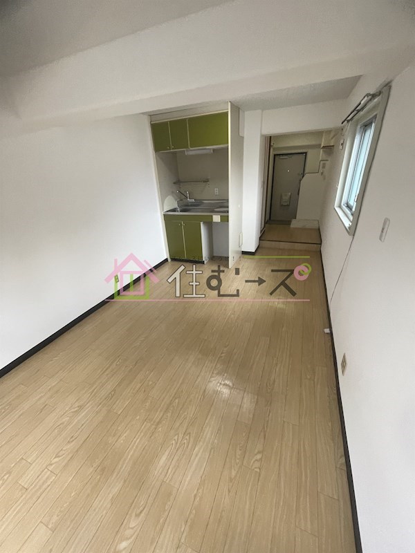 シャンボール第3新大阪 リビング