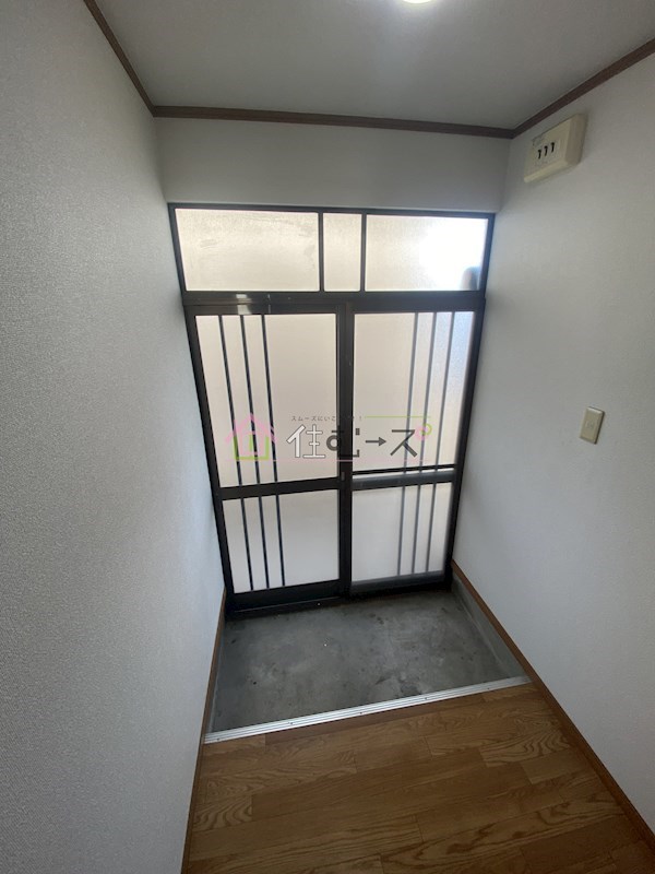 ハイツ平野駅前 玄関