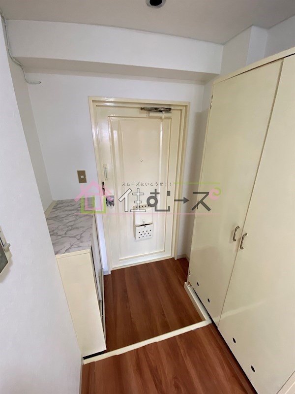 グロー平野 玄関