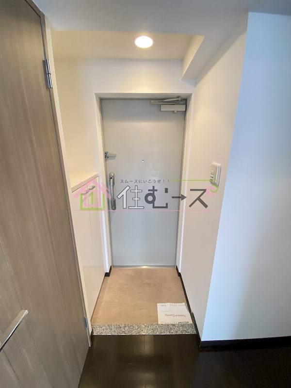 エスカーサ心斎橋EAST 玄関