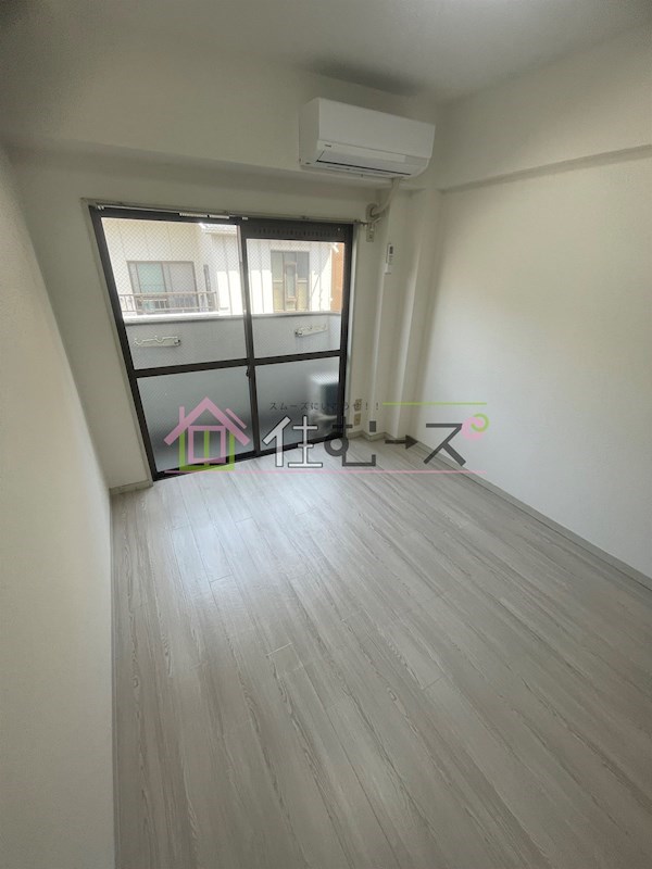 ロイヤルクレイン玉出 ベッドルーム