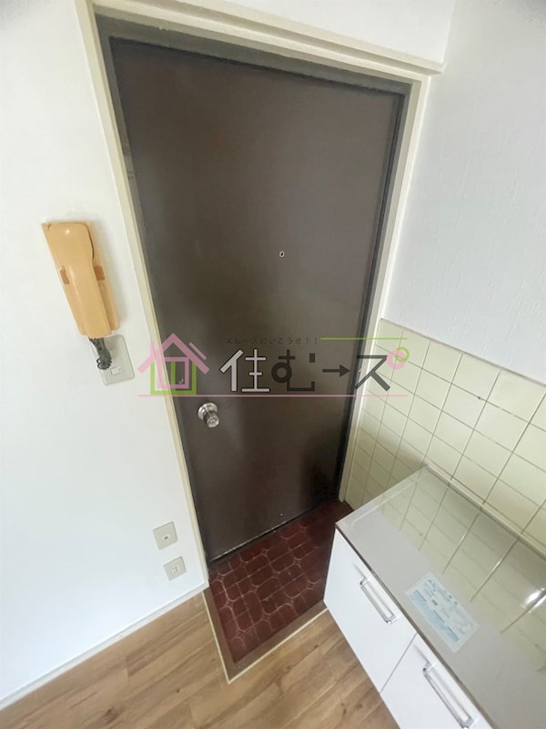 戎マンション 玄関