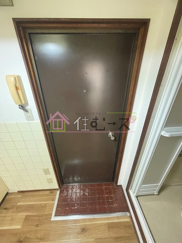 戎マンション 玄関
