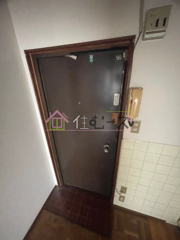 戎マンション 玄関