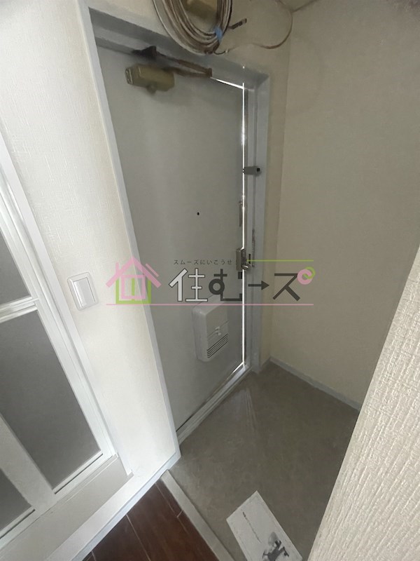 クレインビル新森 玄関