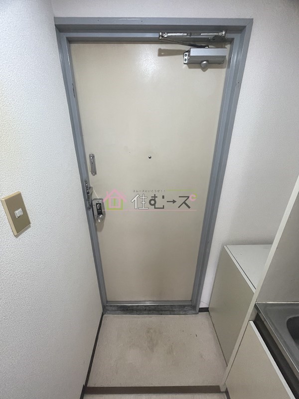 メゾン真法院 玄関