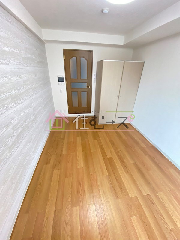 ローズコーポ新大阪9 リビング