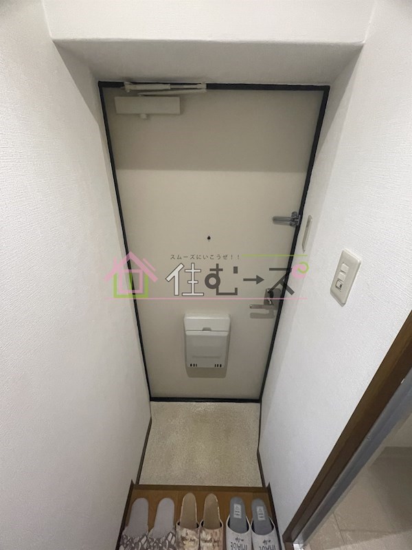 湊町ビル 玄関