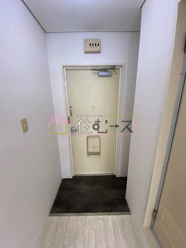 グローバル相川 玄関