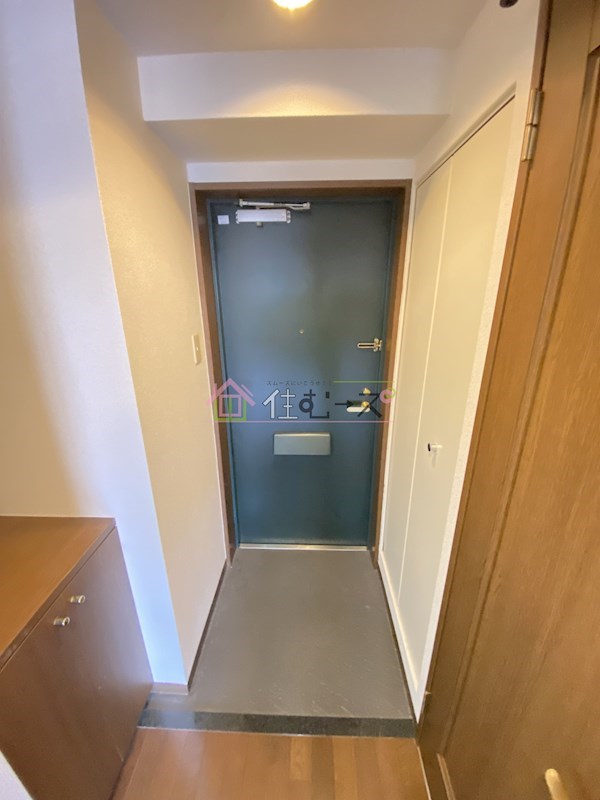 プレサンス西心斎橋 玄関