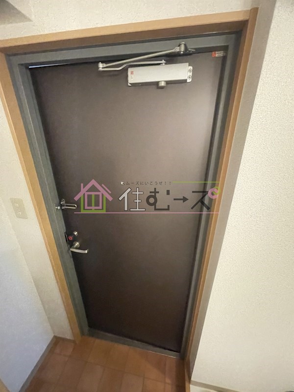 ロイヤルメゾン北浜 玄関