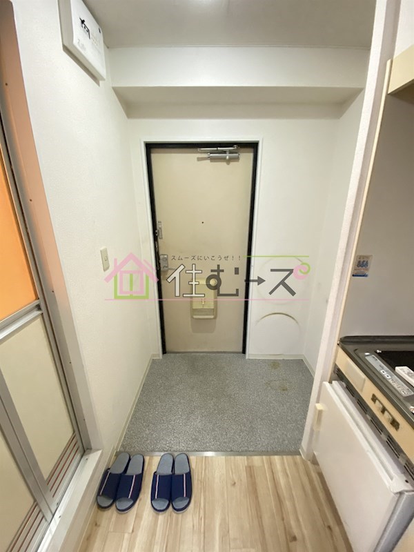 ルームス古市 玄関