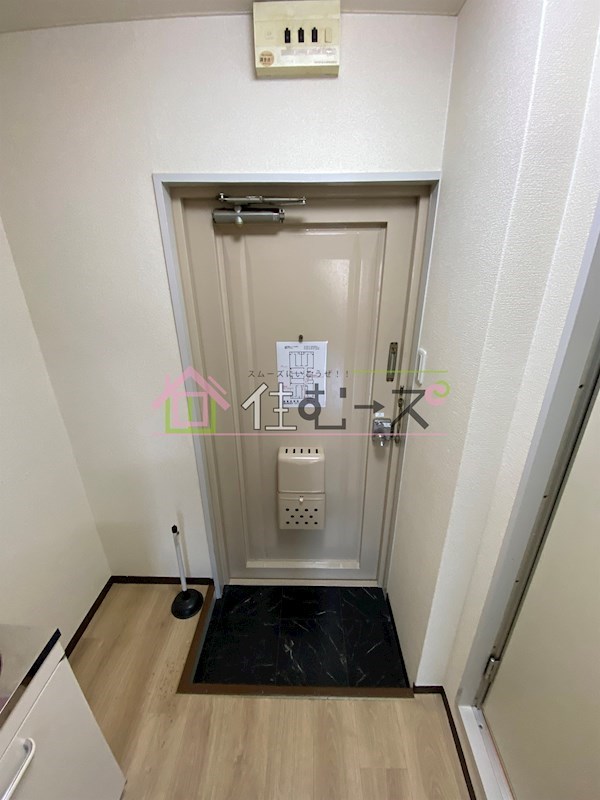 カツタビルディング5号館 玄関