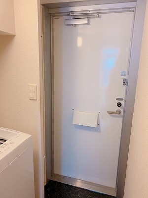 レオパレスクレベール 玄関