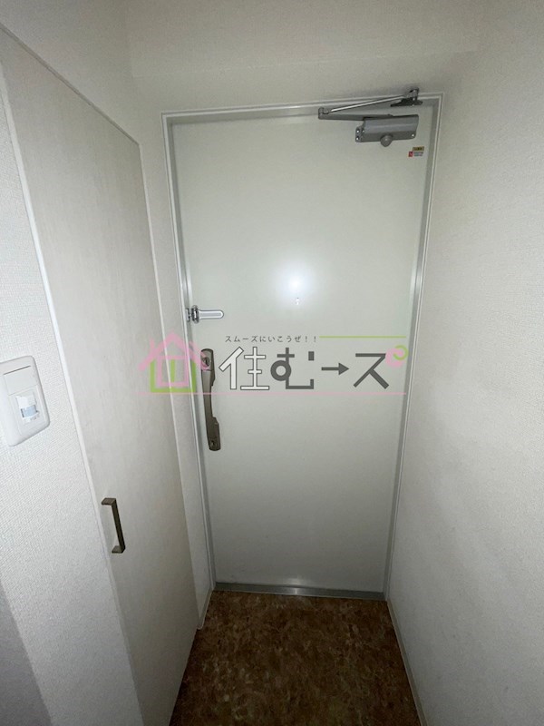 LUXE難波EAST 玄関