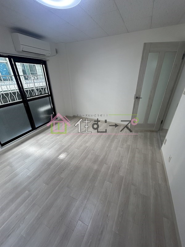 パインハイツ新大阪 ベッドルーム