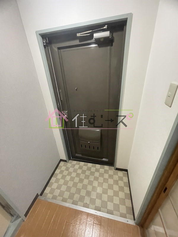 メゾンド日西 玄関