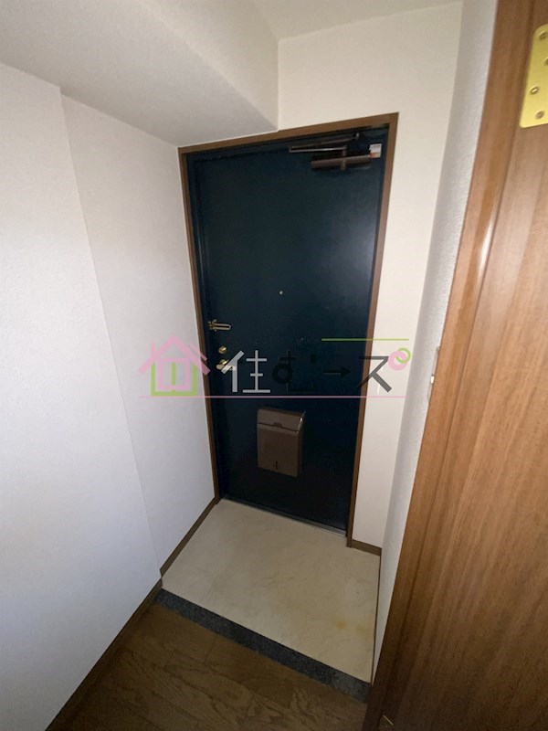 プレサンス難波WEST 玄関